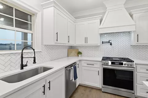 Kitchen - 49 Excellor Rd, Sumrall, MS 39482 photo 6 of 6