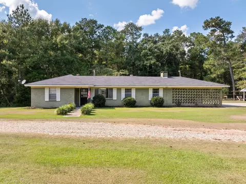 219 Davis, Petal, MS 39465