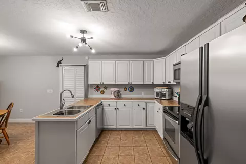 Kitchen - 7 J Scott Rd, Purvis, MS 39475 photo 1 of 5