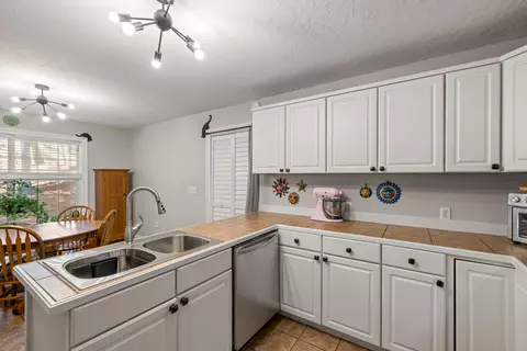 Kitchen - 7 J Scott Rd, Purvis, MS 39475 photo 5 of 5
