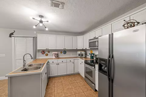 Kitchen - 7 J Scott Rd, Purvis, MS 39475 photo 2 of 5