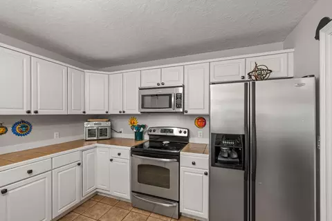 Kitchen - 7 J Scott Rd, Purvis, MS 39475 photo 3 of 5