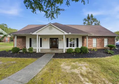 210 Greenwood Pl, Hattiesburg, MS 39402
