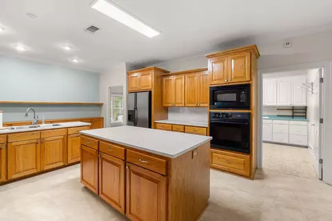 Kitchen - 47 Nobles, Sumrall, MS 39482 photo 2 of 5