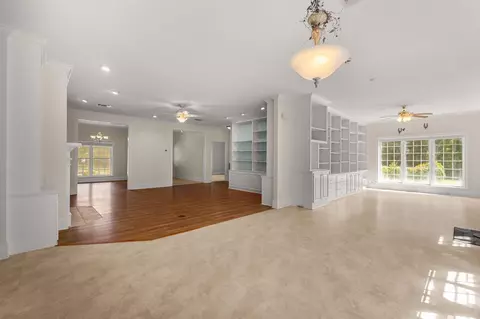 Living - 47 Nobles, Sumrall, MS 39482 photo 6 of 7