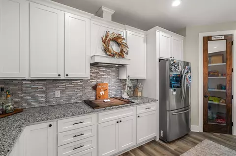 Kitchen - 21 Higgins Cutoff, Sumrall, MS 39482 photo 6 of 6