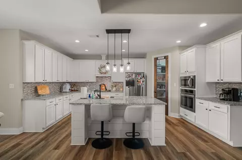 Kitchen - 21 Higgins Cutoff, Sumrall, MS 39482 photo 1 of 6
