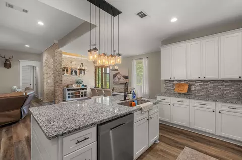 Kitchen - 21 Higgins Cutoff, Sumrall, MS 39482 photo 2 of 6