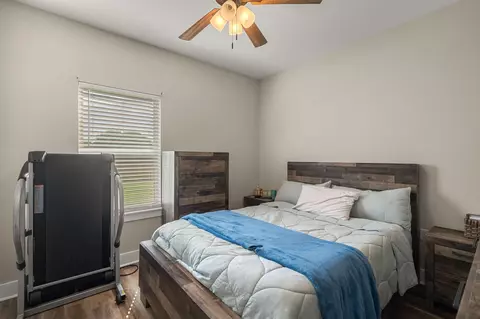 Bedroom - 21 Higgins Cutoff, Sumrall, MS 39482 photo 5 of 6