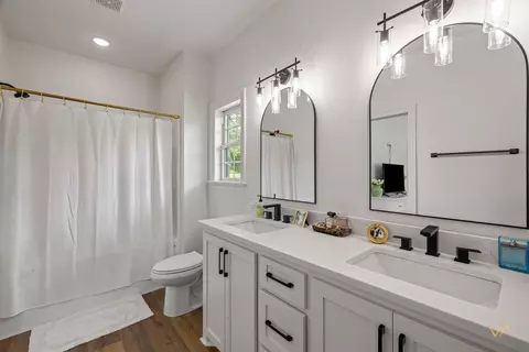 Bath - 759 Nobles, Sumrall, MS 39482 photo 1 of 3