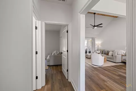 Entry Way - 759 Nobles, Sumrall, MS 39482 photo 2 of 2