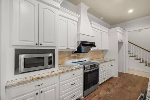Kitchen - 30 Broad Leaf Cv, Petal, MS 39465 photo 4 of 4