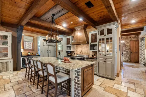Kitchen - 15 Jomar Rd, Laurel, MS 39443 photo 1 of 8