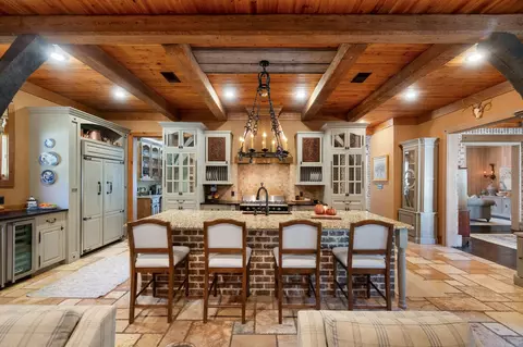 Kitchen - 15 Jomar Rd, Laurel, MS 39443 photo 6 of 8