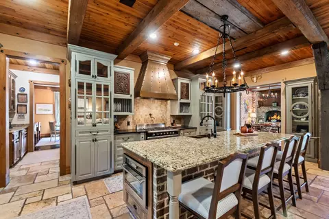 Kitchen - 15 Jomar Rd, Laurel, MS 39443 photo 2 of 8