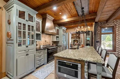Kitchen - 15 Jomar Rd, Laurel, MS 39443 photo 3 of 8