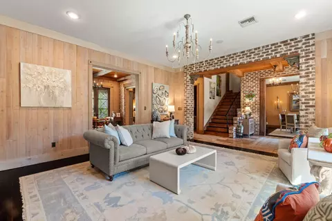 Living - 15 Jomar Rd, Laurel, MS 39443 photo 2 of 6