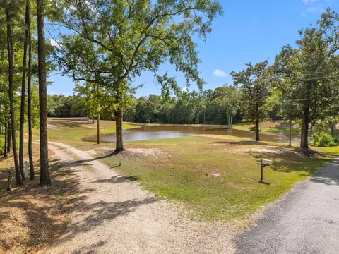 299 Holliday Dr, Poplarville, MS 39470