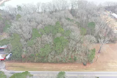 2576 Hwy 15 N, Bay Springs, MS 39442