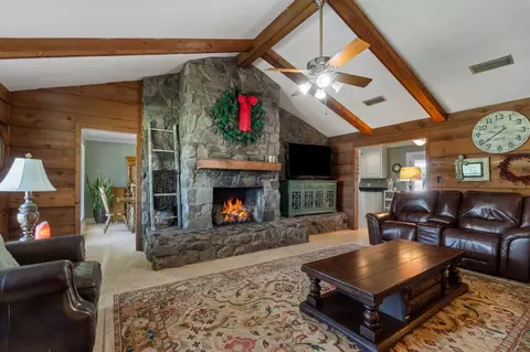 Living - 46 Big View Dr, Laurel, MS 39443 photo 1 of 3