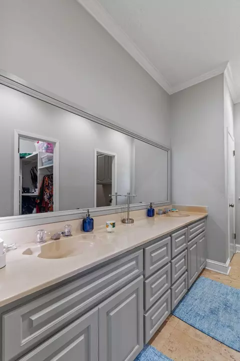 Bath - 46 Big View Dr, Laurel, MS 39443 photo 1 of 6