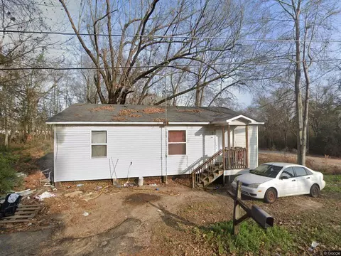 110 Chambliss Dr, Hattiesburg, MS 39401