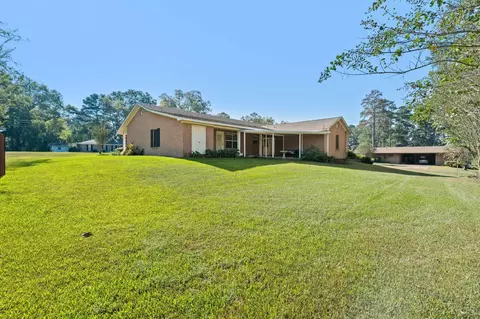 Exterior - 903 S 3rd St, Collins, MS 39428 photo 6 of 8