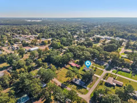 View/Area - 903 S 3rd St, Collins, MS 39428 photo 4 of 4