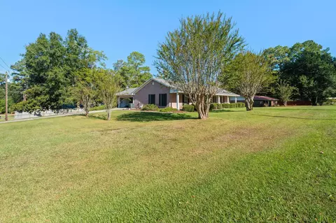 Exterior - 903 S 3rd St, Collins, MS 39428 photo 7 of 8