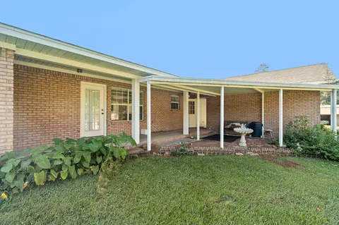 Exterior - 903 S 3rd St, Collins, MS 39428 photo 5 of 8