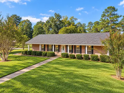 Exterior - 903 S 3rd St, Collins, MS 39428 photo 2 of 8