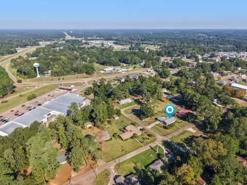 View/Area - 903 S 3rd St, Collins, MS 39428 photo 3 of 4