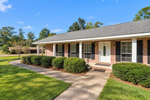 Exterior - 903 S 3rd St, Collins, MS 39428 photo 3 of 8