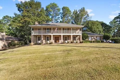7 Canterbury Dr, Hattiesburg, MS 39402