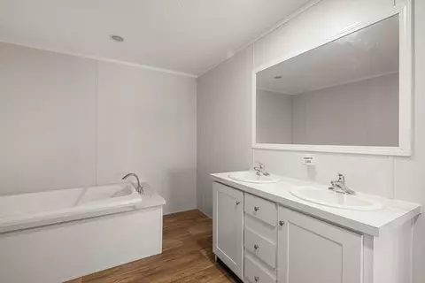 Bath - 9067 Hendry Rd, Petal, MS 39465 photo 3 of 5