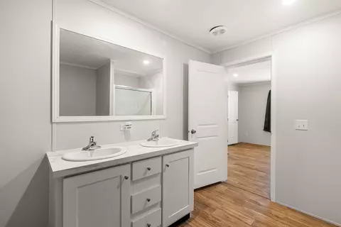 Bath - 9067 Hendry Rd, Petal, MS 39465 photo 4 of 5