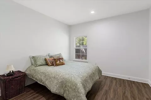 Bedroom - 1473 W 20th St, Laurel, MS 39440 photo 4 of 6