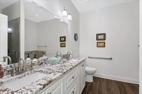 Bath - 1473 W 20th St, Laurel, MS 39440 photo 1 of 2