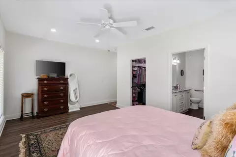 Bedroom - 1473 W 20th St, Laurel, MS 39440 photo 3 of 6