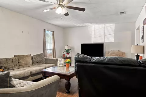 Living - 42 Carroll Lucus, Sumrall, MS 39482 photo 2 of 3