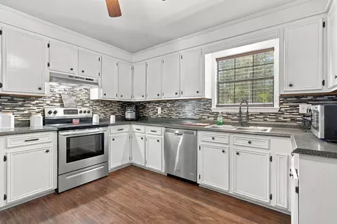 Kitchen - 42 Carroll Lucus, Sumrall, MS 39482 photo 1 of 3