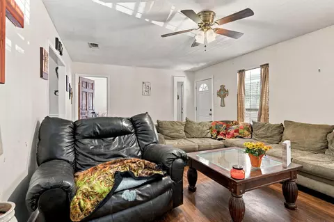Living - 42 Carroll Lucus, Sumrall, MS 39482 photo 3 of 3