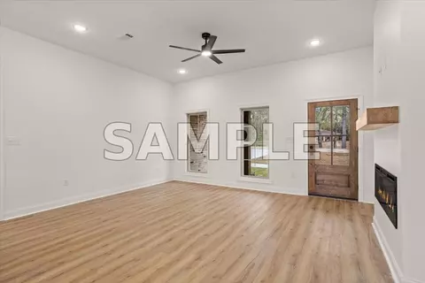 Living - 27 Trevor Trl, Sumrall, MS 39482 photo 2 of 4