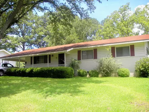 23 College Dr, Laurel, MS 39440 photo 1