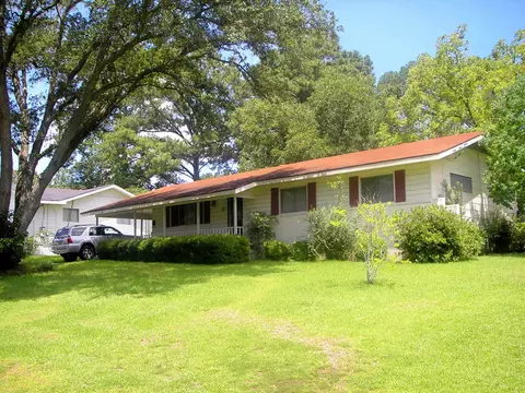 23 College Dr, Laurel, MS 39440 photo 4