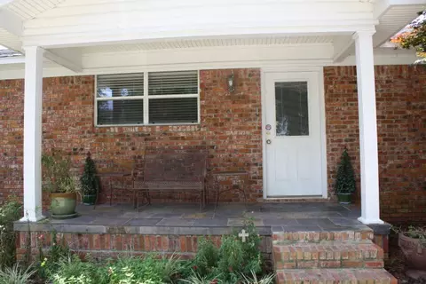 19 Kimberly Dr, Laurel, MS 39440 photo 2
