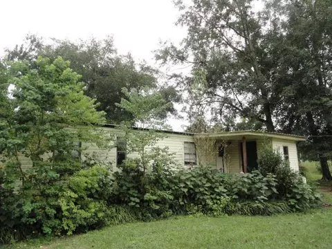 923 Freedom Rd, Laurel, MS 39443 photo 2