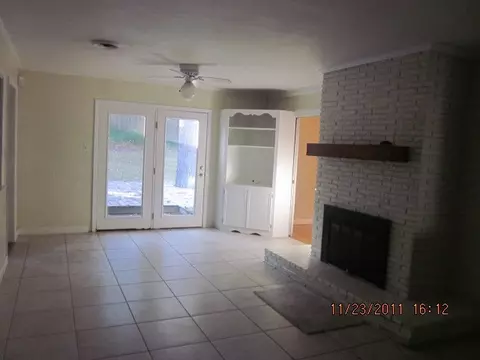 3328 Franklin Ave, Laurel, MS 39440 photo 7