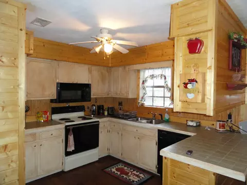 39 Masonite Estates Rd, Laurel, MS 39443 photo 2
