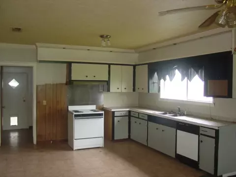 443 Orange Dr, Laurel, MS 39443 photo 8